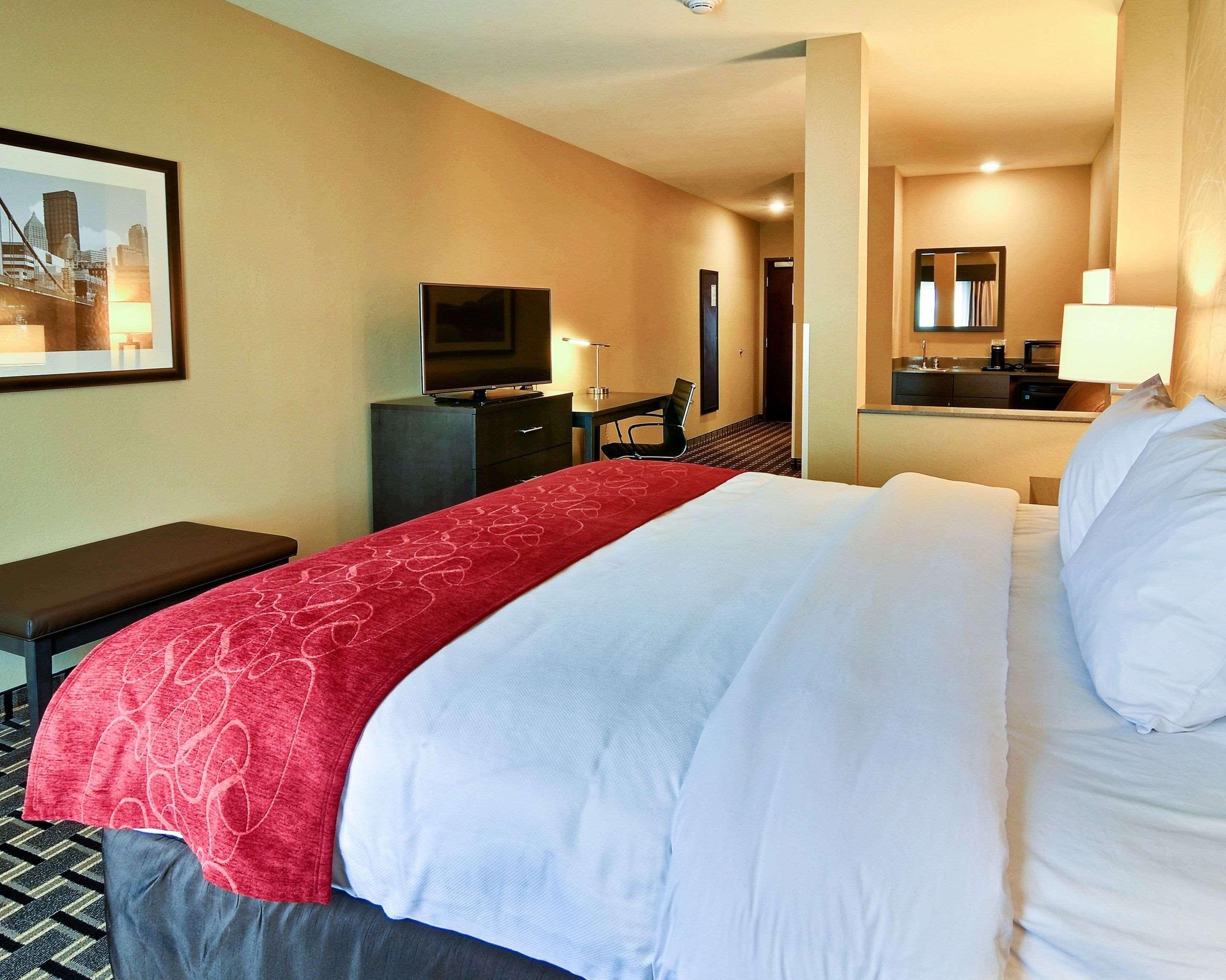 Comfort Suites Юнионтаун Экстерьер фото