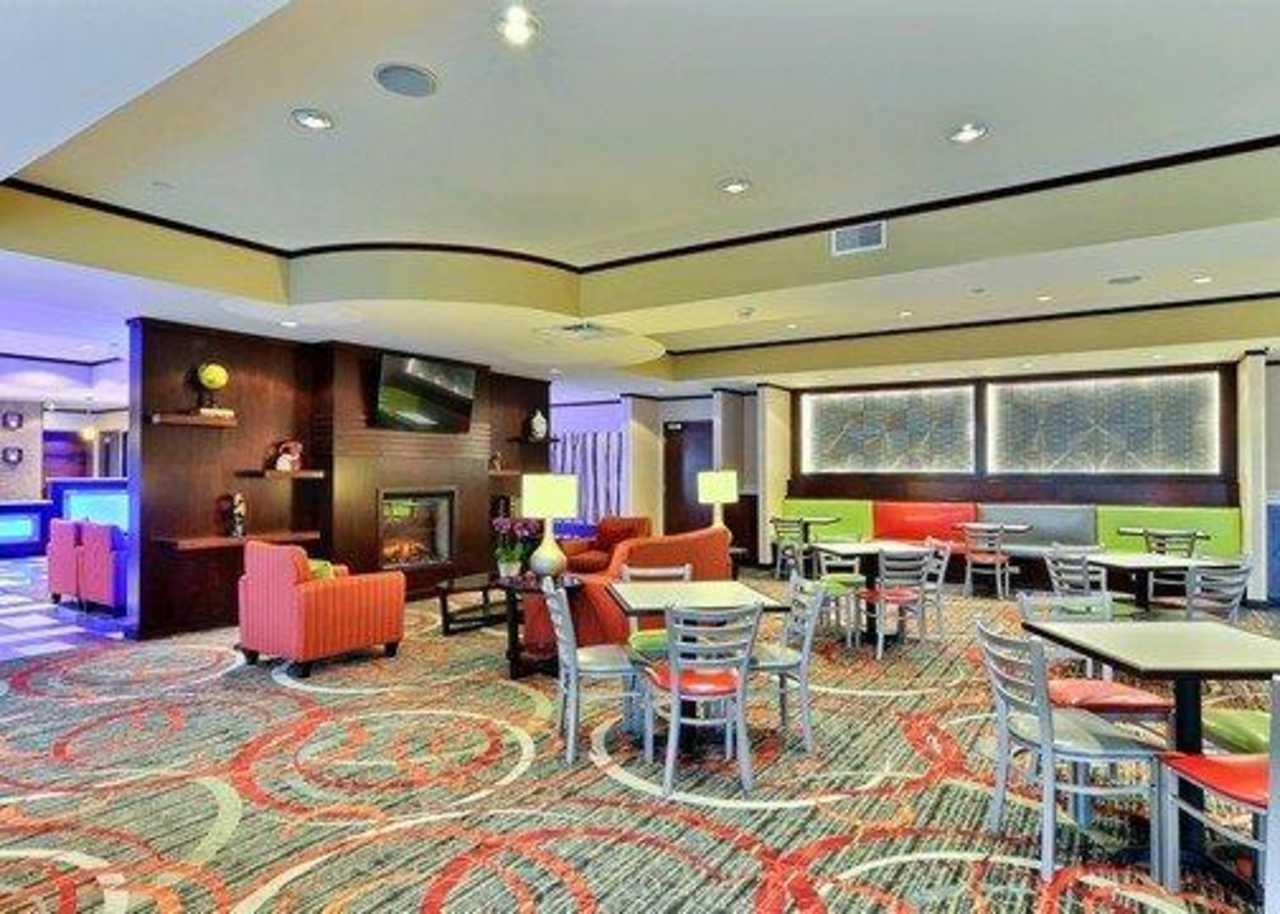 Comfort Suites Юнионтаун Экстерьер фото