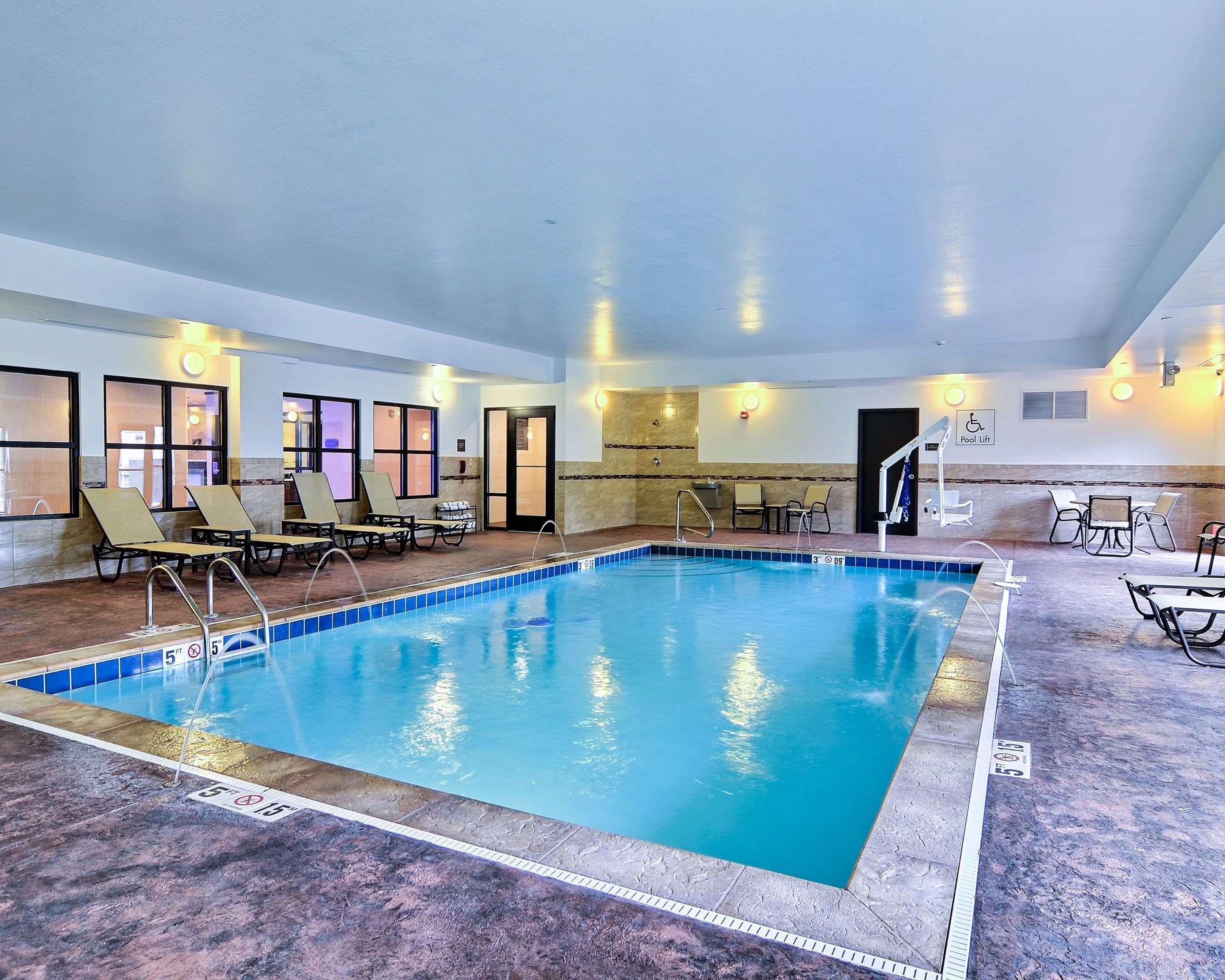 Comfort Suites Юнионтаун Экстерьер фото