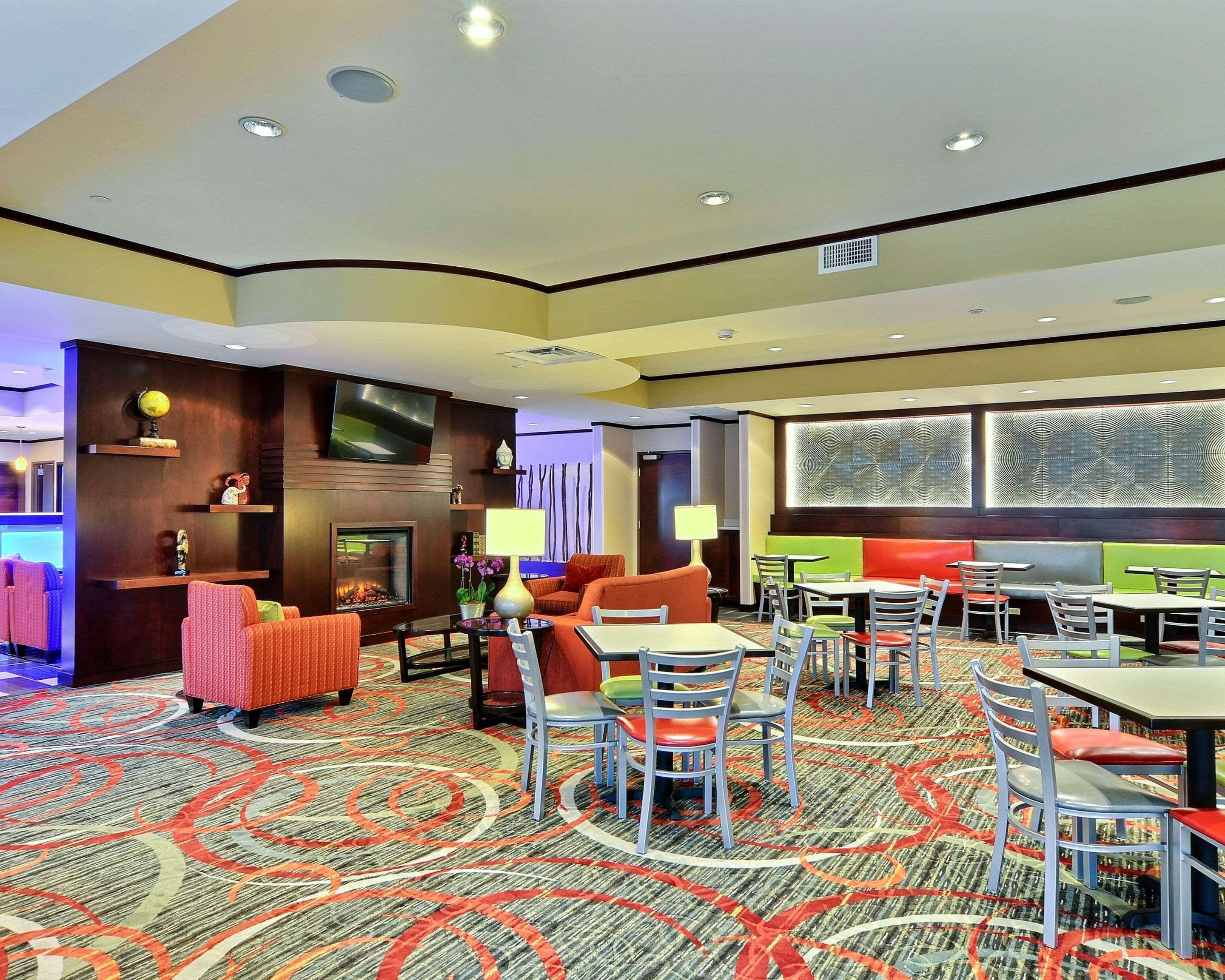 Comfort Suites Юнионтаун Экстерьер фото