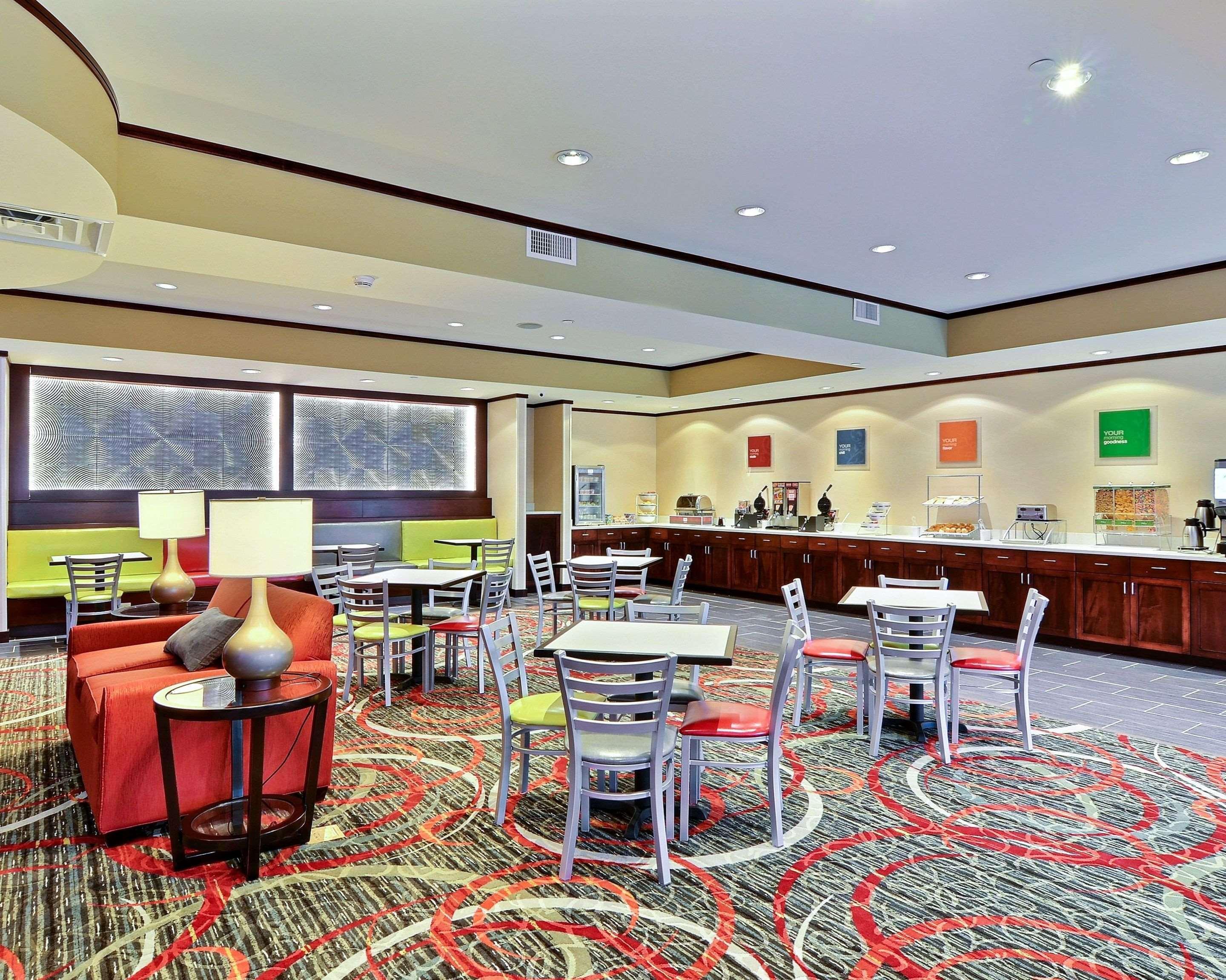 Comfort Suites Юнионтаун Экстерьер фото