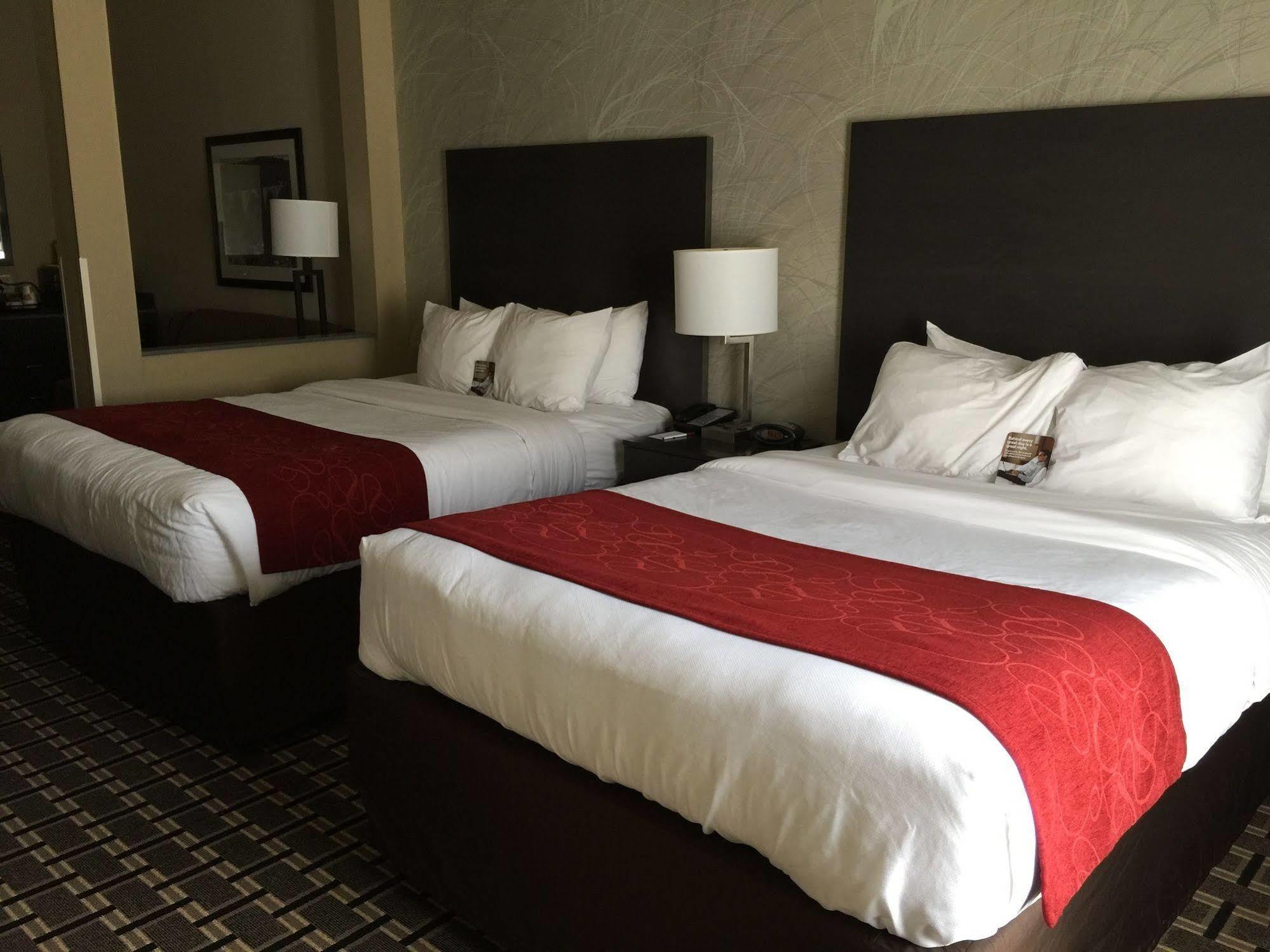 Comfort Suites Юнионтаун Экстерьер фото